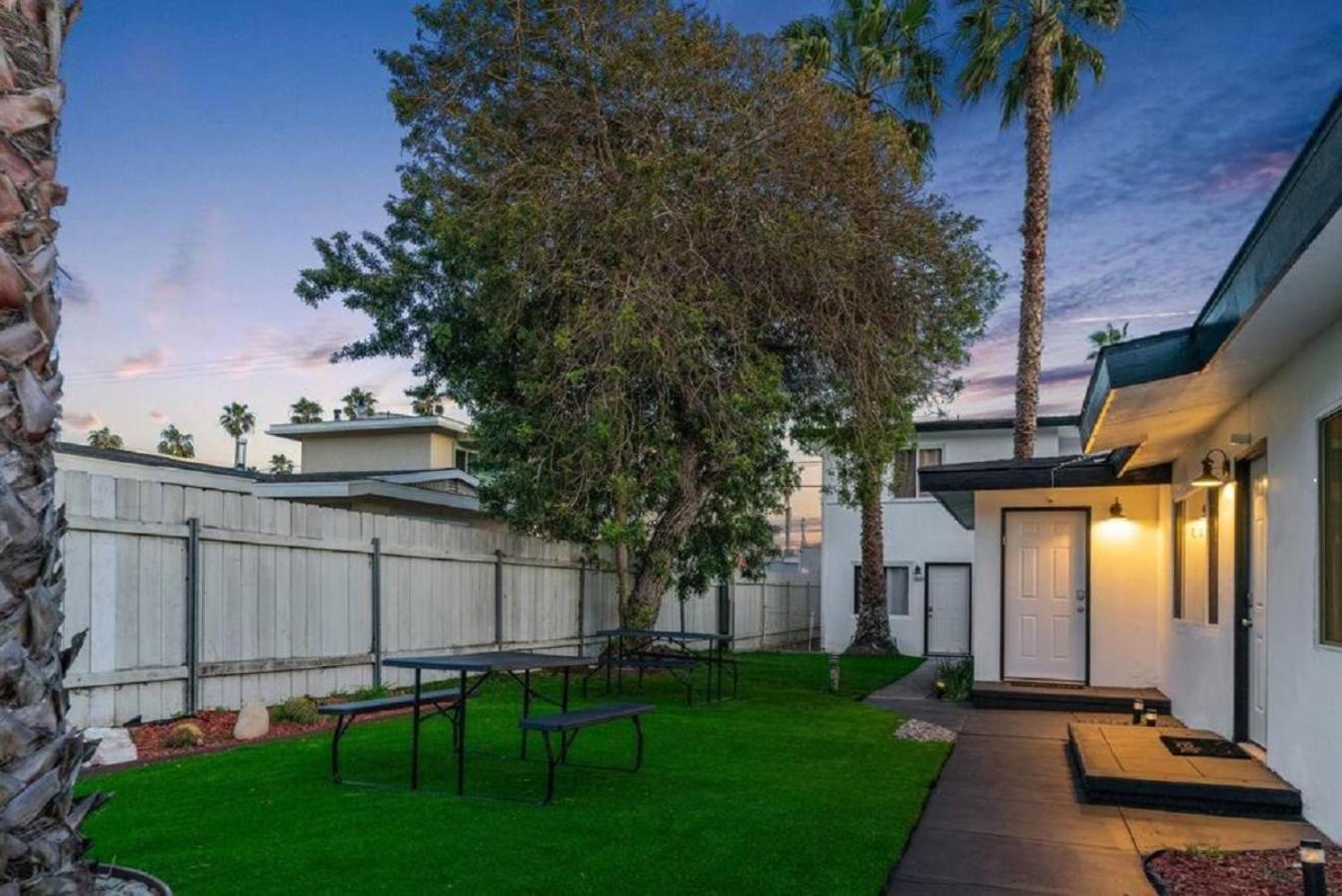 Apartment Coastal Haven - Prime Spot Walk To